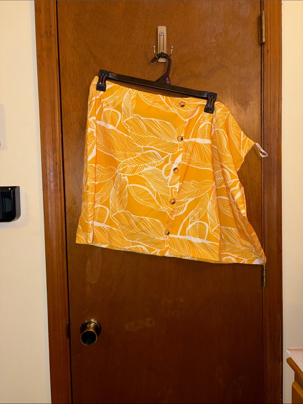 Women’s Yellow Leaf-Print Button-Front Skirt